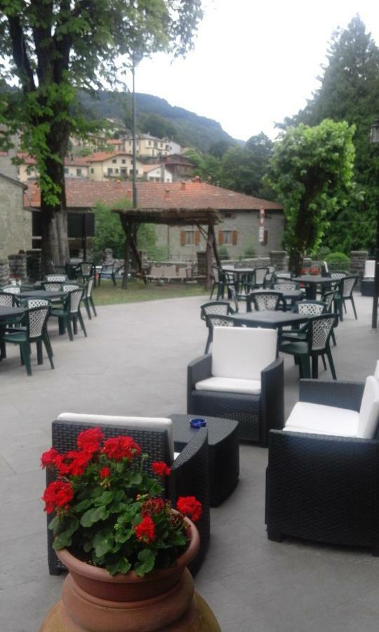 בדיה פרטליה La Foresta Albergo Ristorante Pizzeria מראה חיצוני תמונה